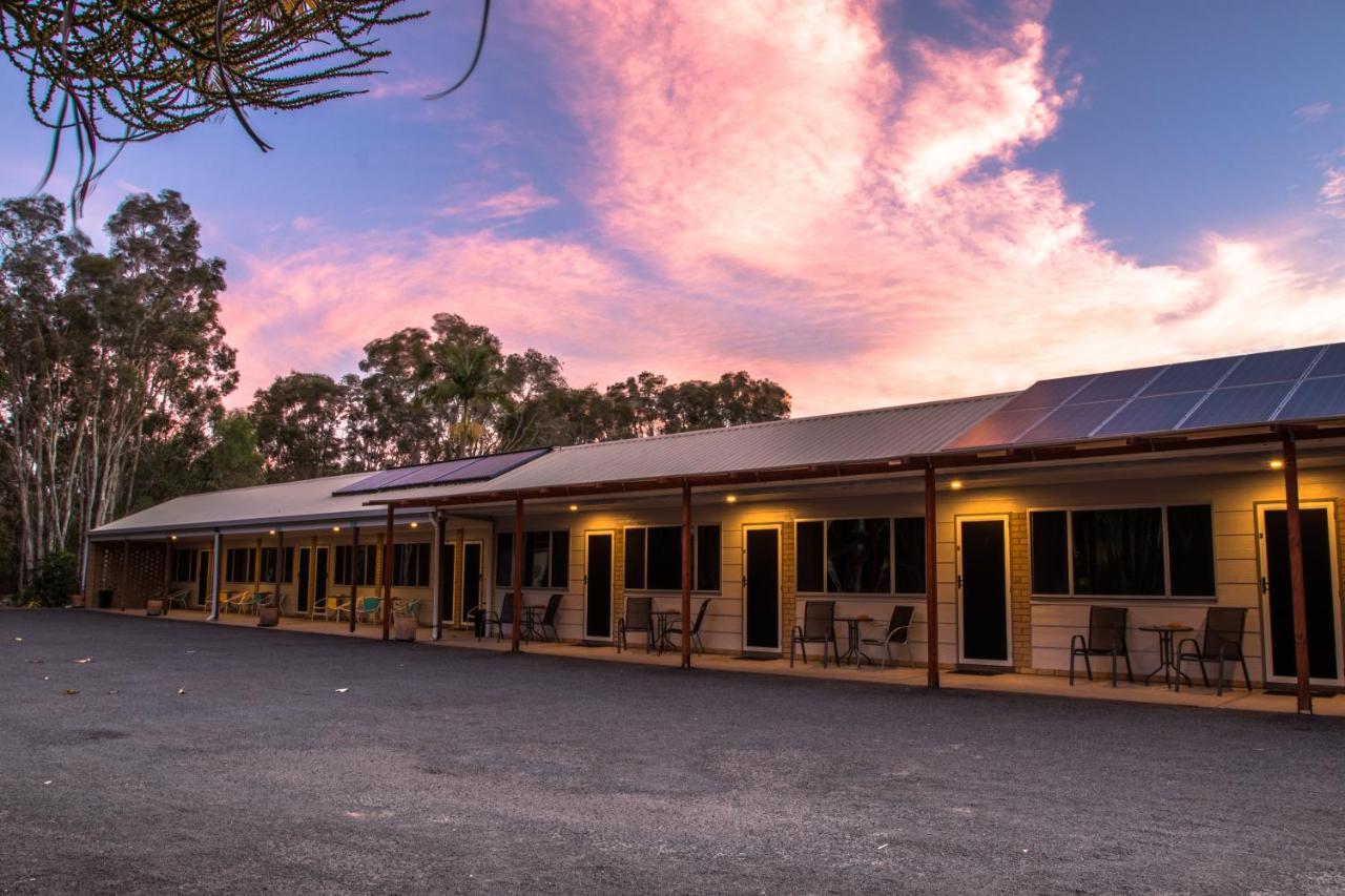 Tin Can Bay Motel Exterior foto