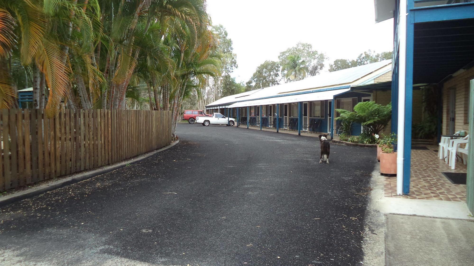 Tin Can Bay Motel Exterior foto